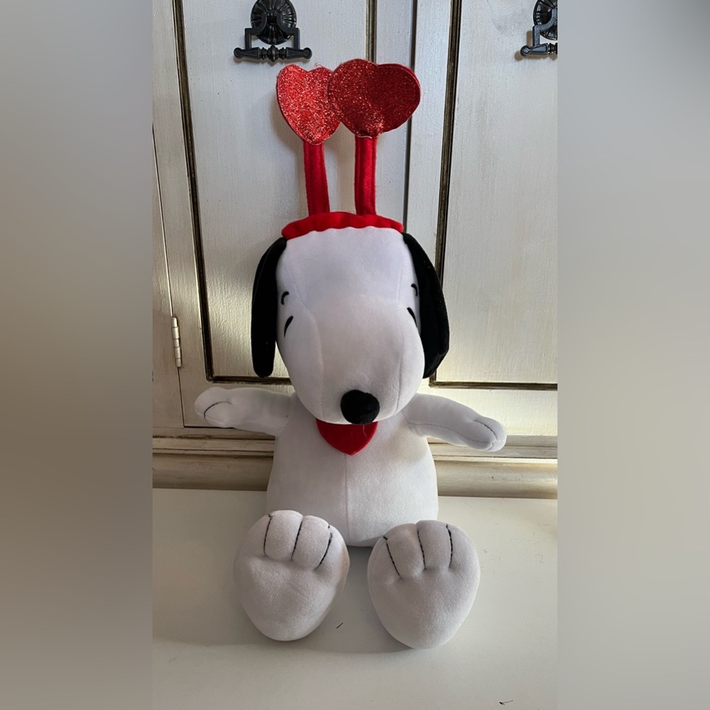 Peanuts Valentine's Snoopy plush toy red headband w two sparkly red hearts.